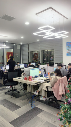 鼎亿经济信息咨询 赋能决策，连接价值的信息桥梁